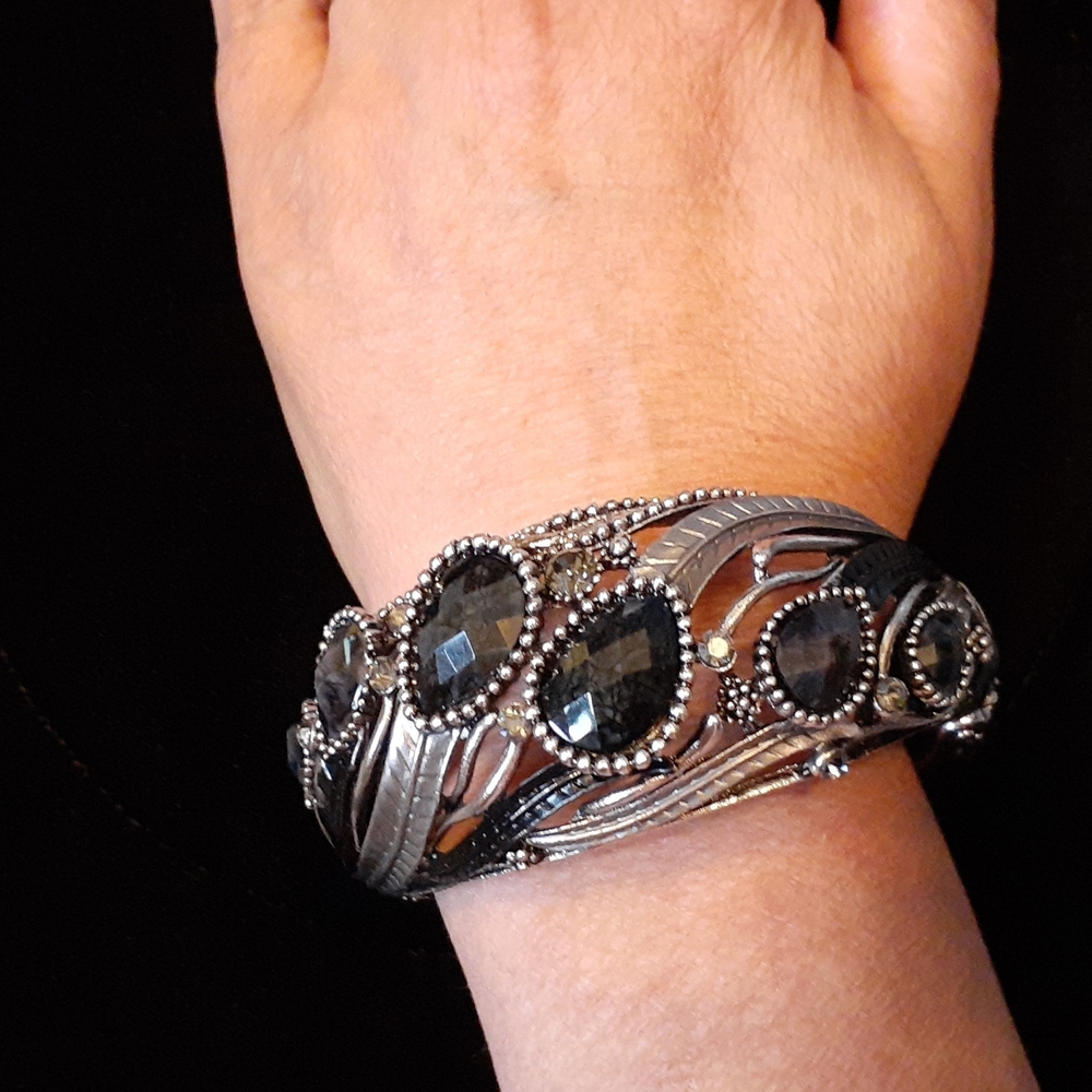 Chunky & fabulous bangle